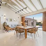 Villa In Pietra