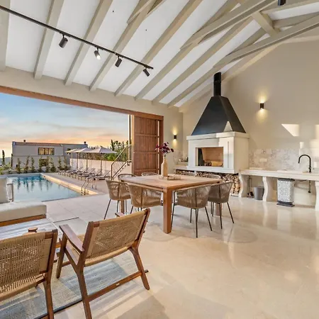 Villa In Pietra *