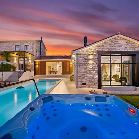Villa In Pietra Vranje Selo