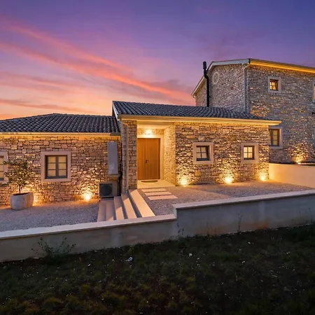Vila In Pietra Vranje Selo